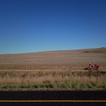 Spotted two of the @AbsaCapeEpic riders from the car as we went from Greyton to Elgin. Elgin is the Oprah Winfrey of apples. YA'LL GETTING ONE!